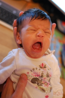 Trött. Var fem minuter sen jag sov!